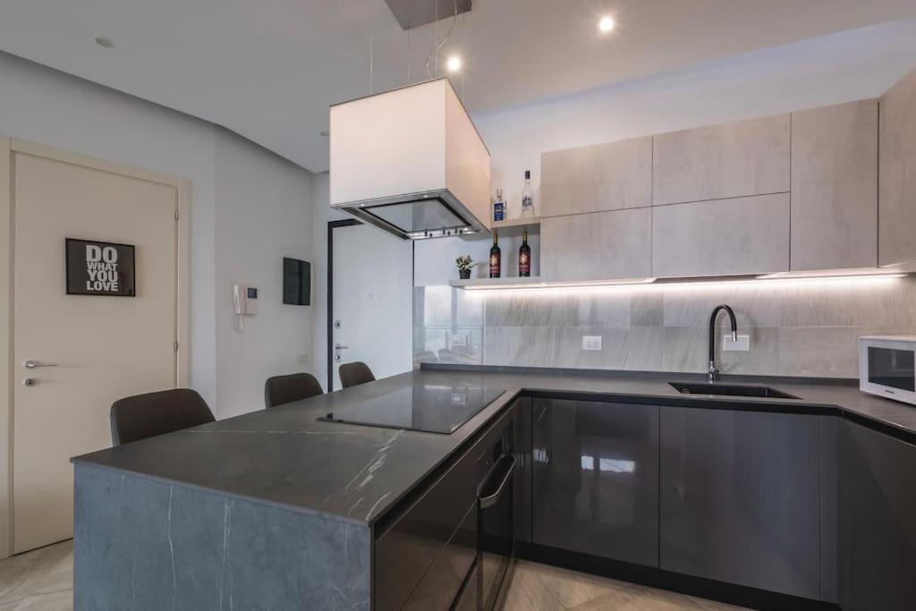 5 Stars Apart Sea View Генуя Экстерьер фото