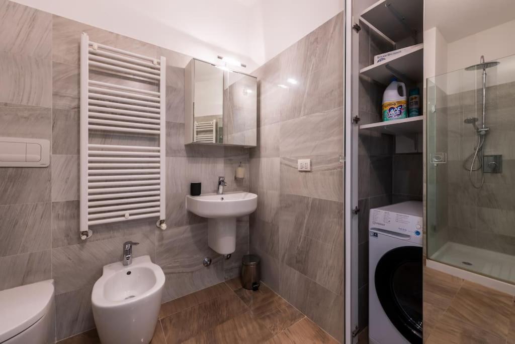 5 Stars Apart Sea View Генуя Экстерьер фото