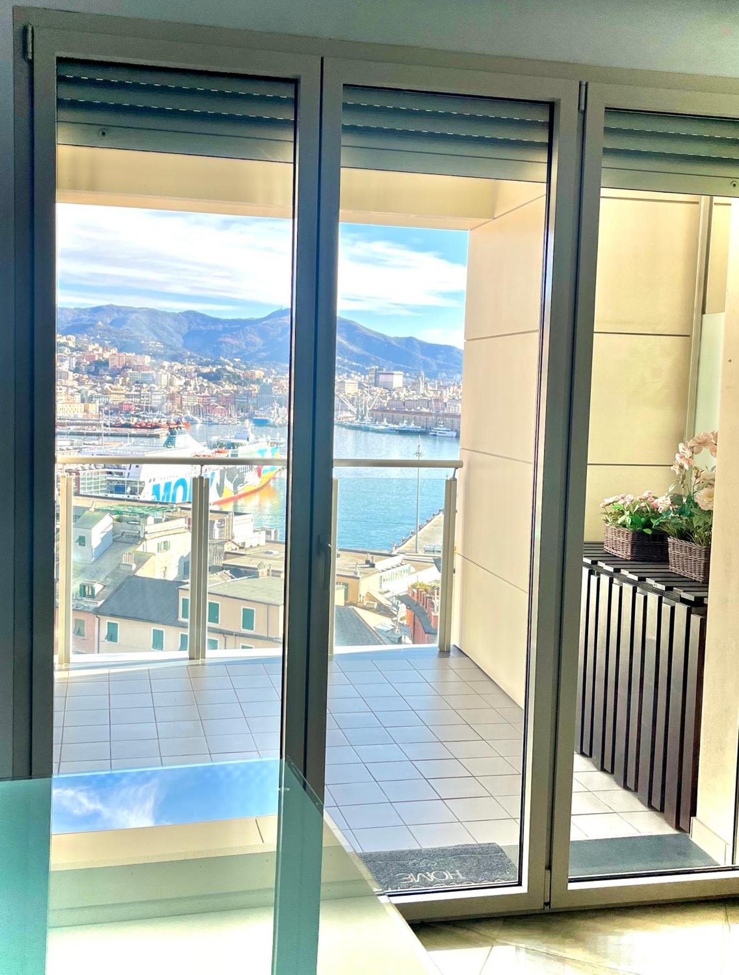 5 Stars Apart Sea View Генуя Экстерьер фото